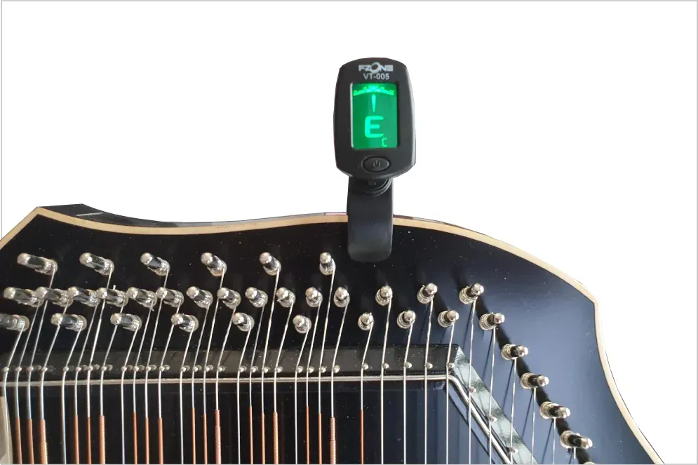 Stimmgerät “Maxiclip” mit großer Klammer für Tischharfen und Akkordzithern – Bild 3